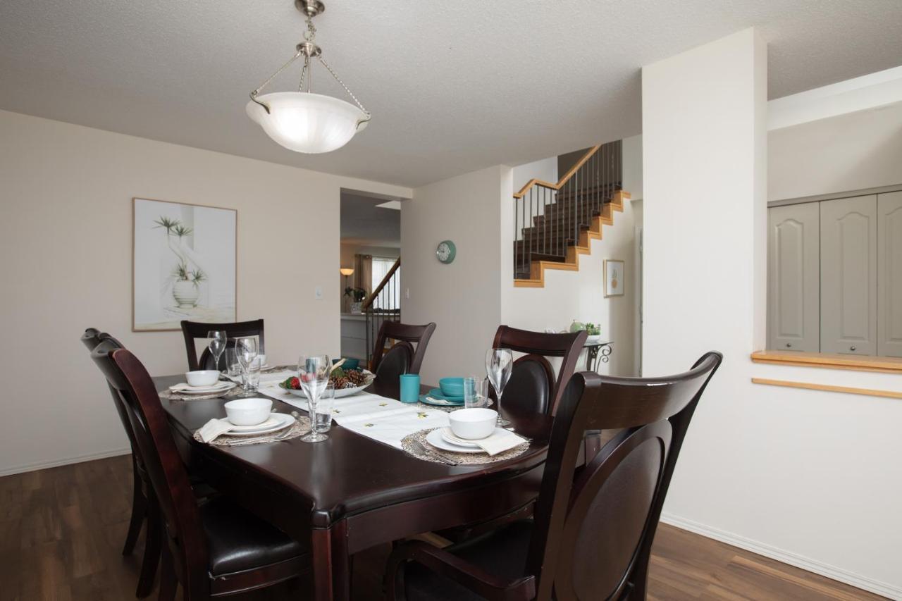 Elegant 6 Bedroom House Near U Of Manitoba Winnipeg Eksteriør billede