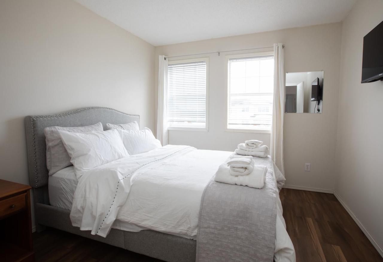 Elegant 6 Bedroom House Near U Of Manitoba Winnipeg Eksteriør billede
