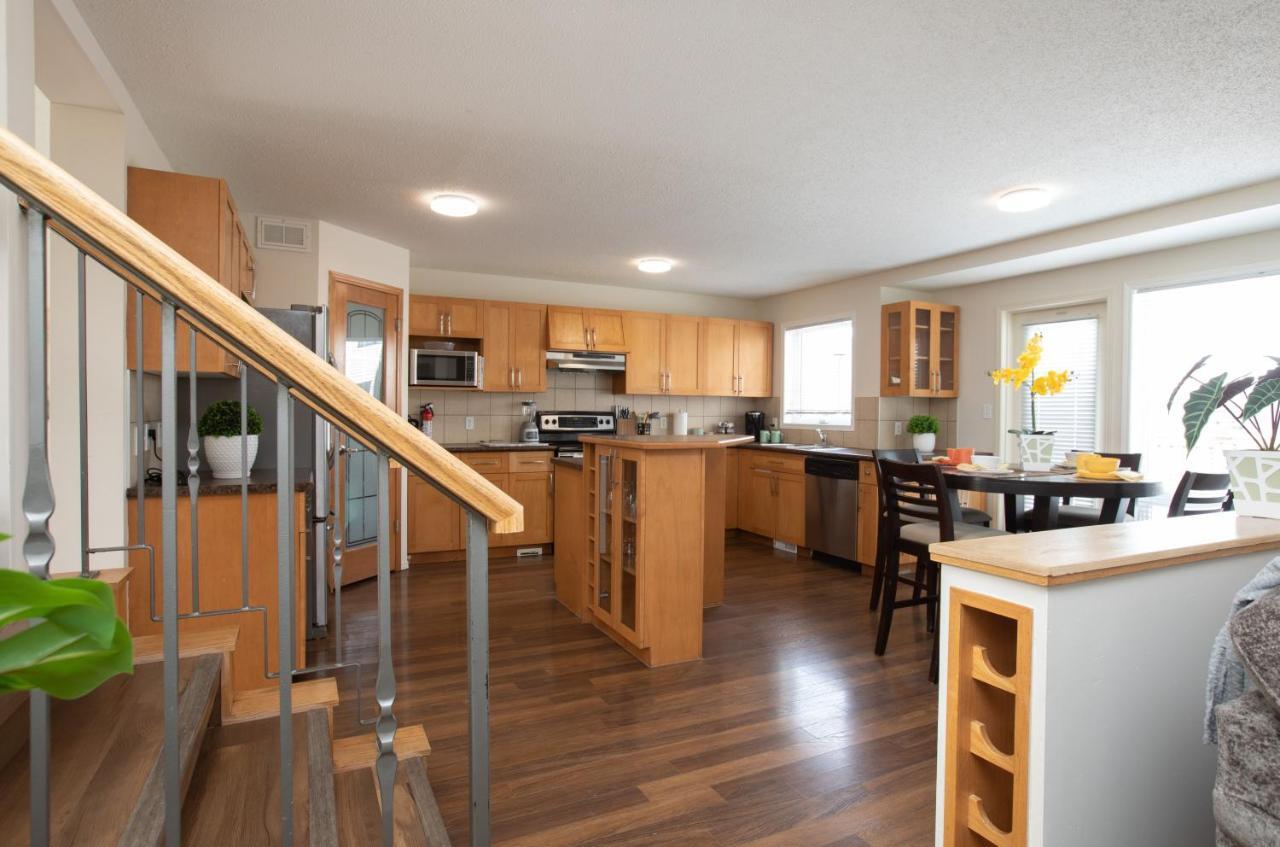 Elegant 6 Bedroom House Near U Of Manitoba Winnipeg Eksteriør billede